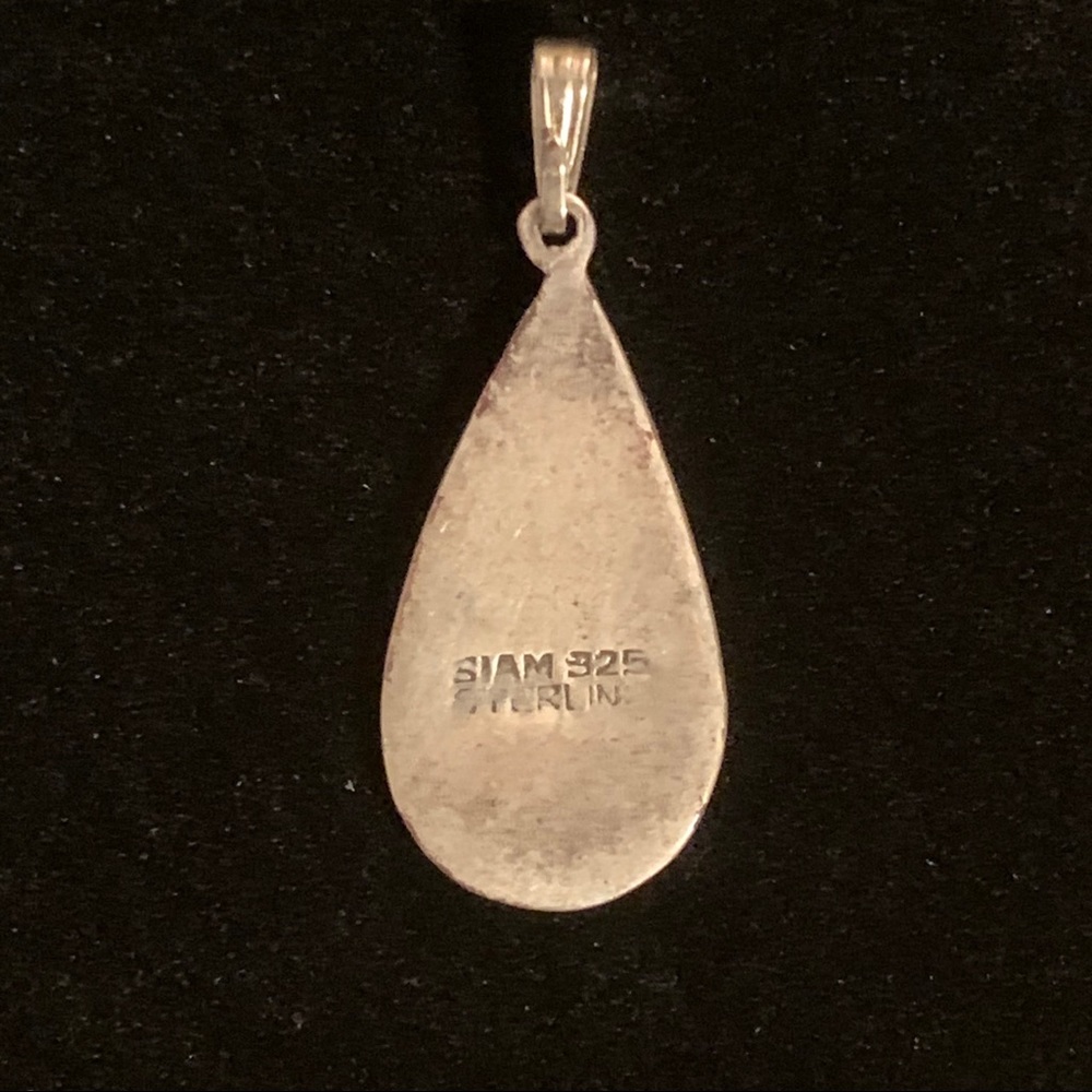 Sterling silver teardrop shaped pendant - Picture 3 of 4